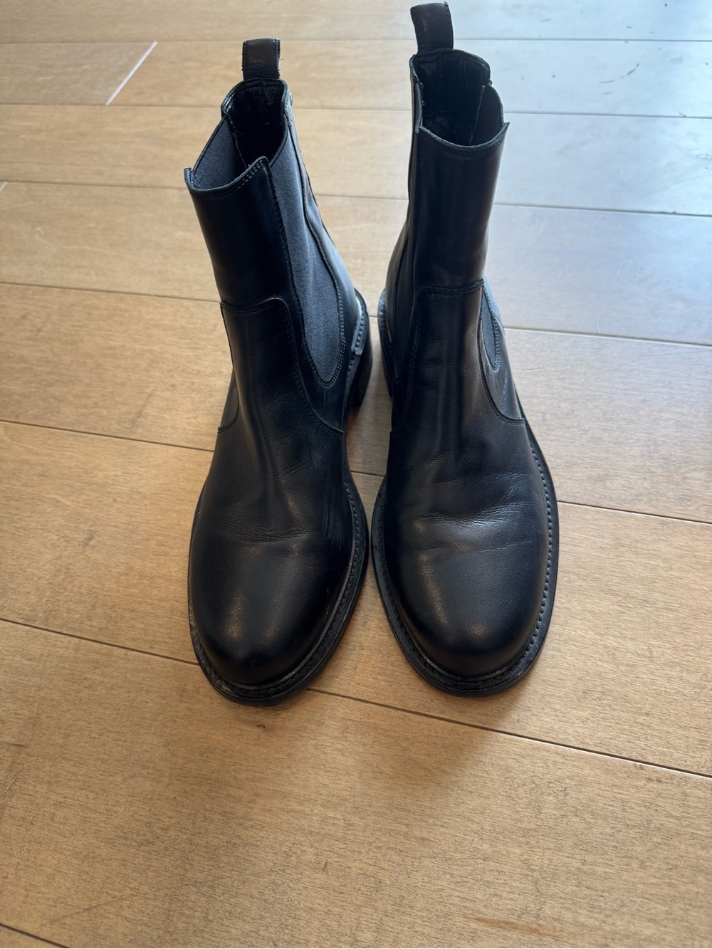 Aquatalia Alexandra Calf Elastic 34L2224-BLK Womens Black Leather Chelsea Boots